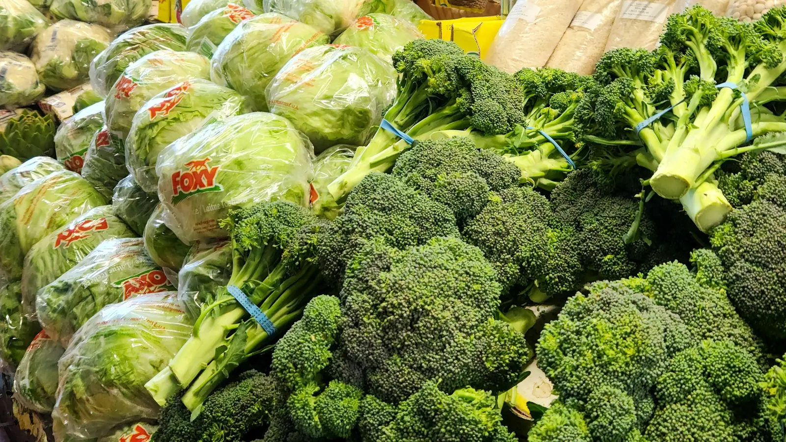 Sala de venta de frutas y verduras